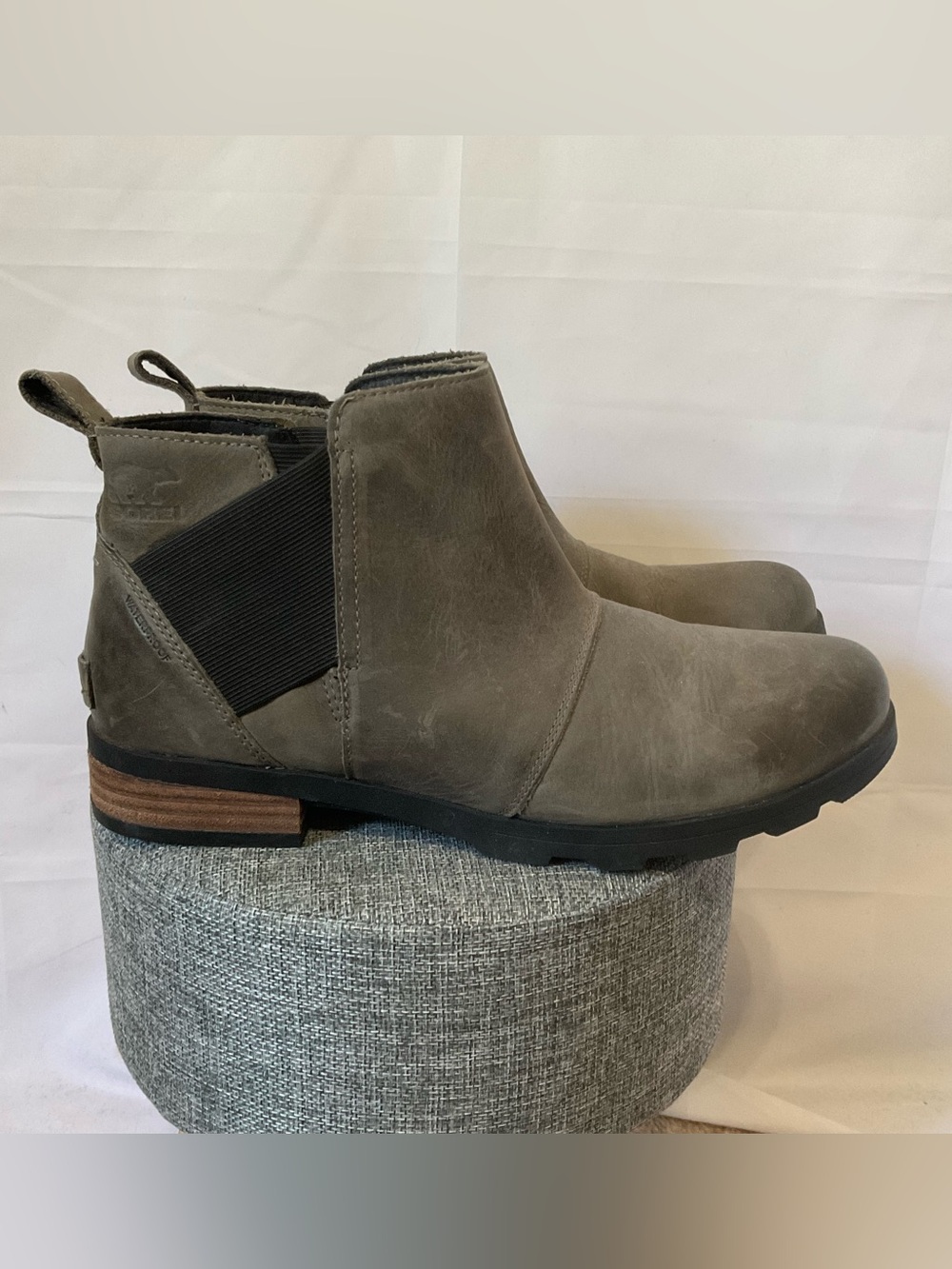 Sorel Waterproof Gray Leather Chelsea Pull-On Ankle Boots Size 11